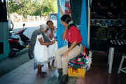 04-21-02 28a Valladolid Annabelle & little ladies.jpg (29505 bytes)